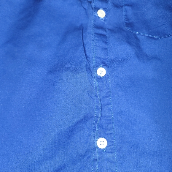🧑🏿Boys Size 5/6 Button Down 🧑🏻 - Picture 3 of 4